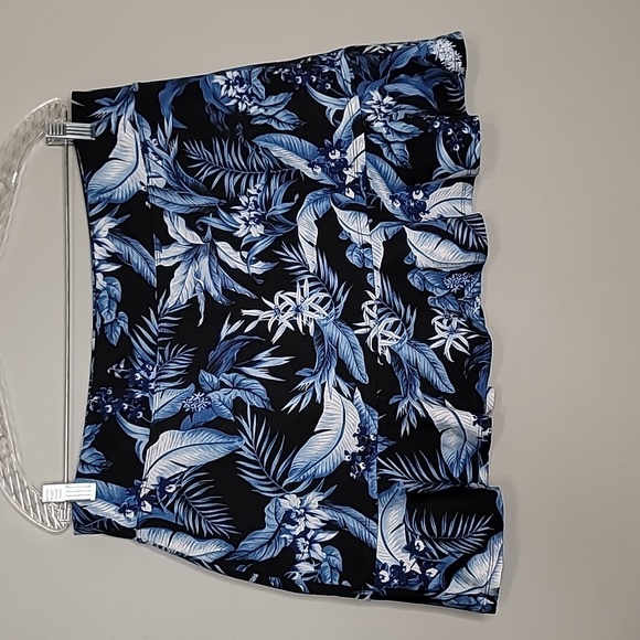 Tommy Bahama Active size Xl Tropical Print Mini athletic skirt w/built in shorts - Picture 4 of 8